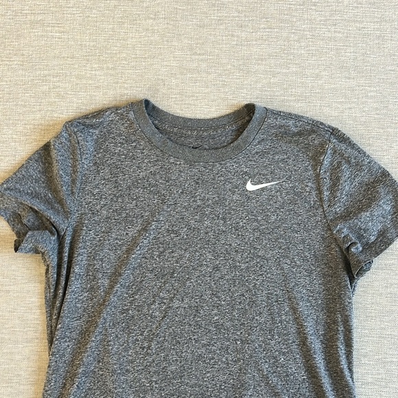 NIKE | medium - Picture 2 of 3